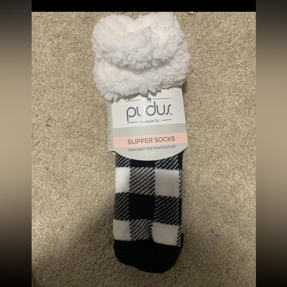 Pudus Lifestyle Co. Vegan Slipper Socks,  Plaid - size Large, NEW